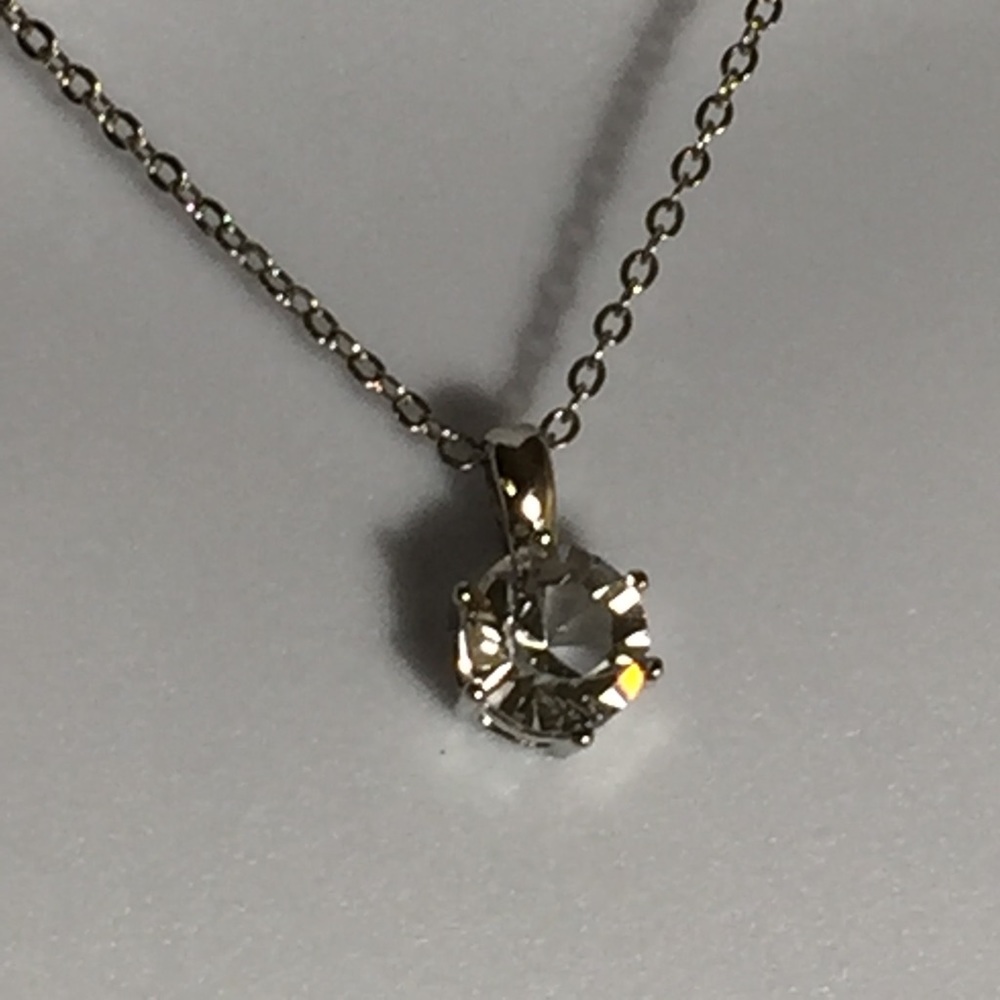 MESTIGE Pendant Necklace
